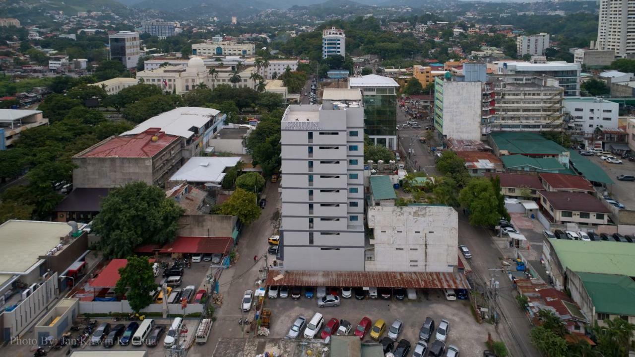 Griffin Hotel And Suites Cebu Exterior photo